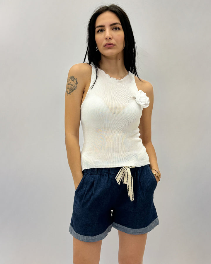 Gretchen™  |  American-style Top Flower Detail