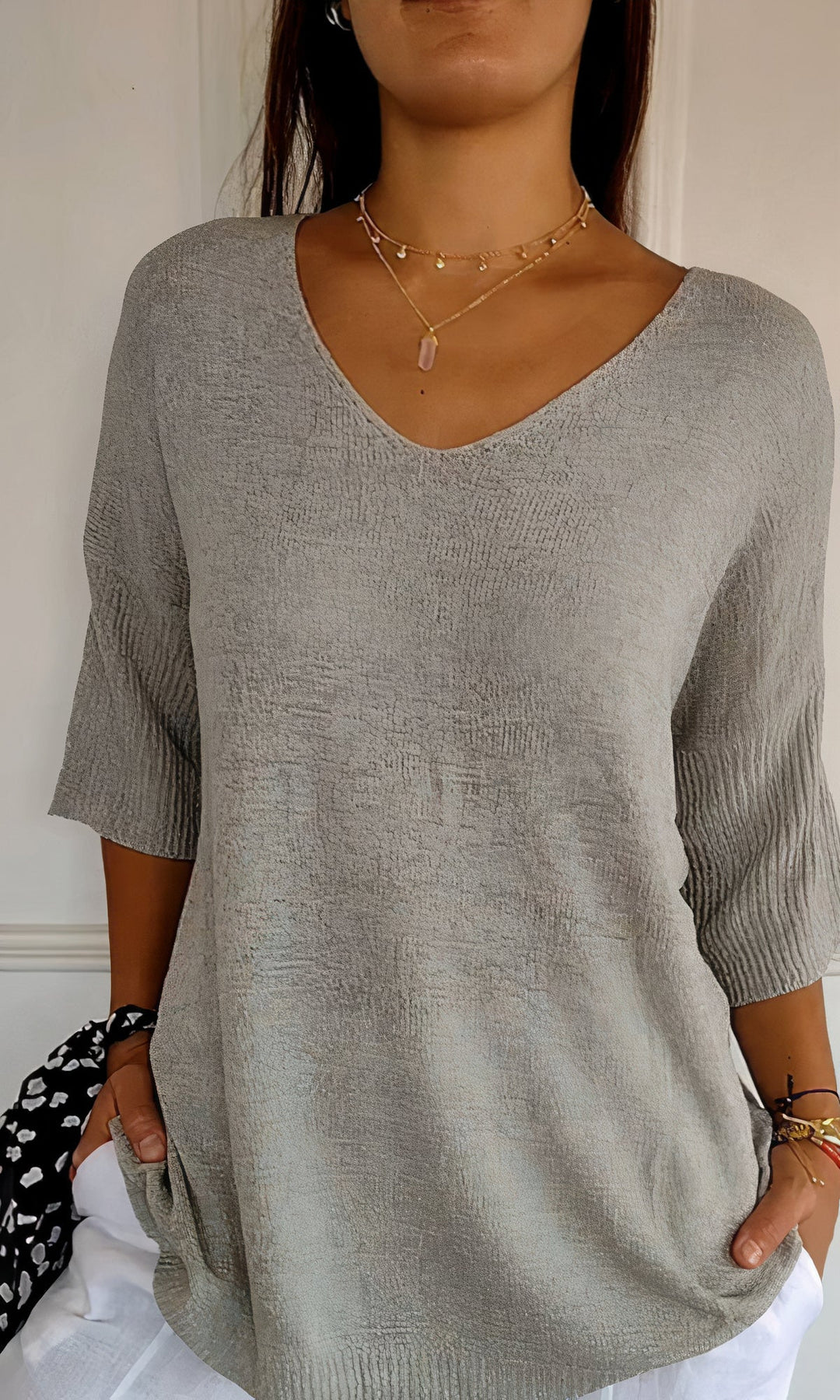 EVI - Knit Top with V-Neck
