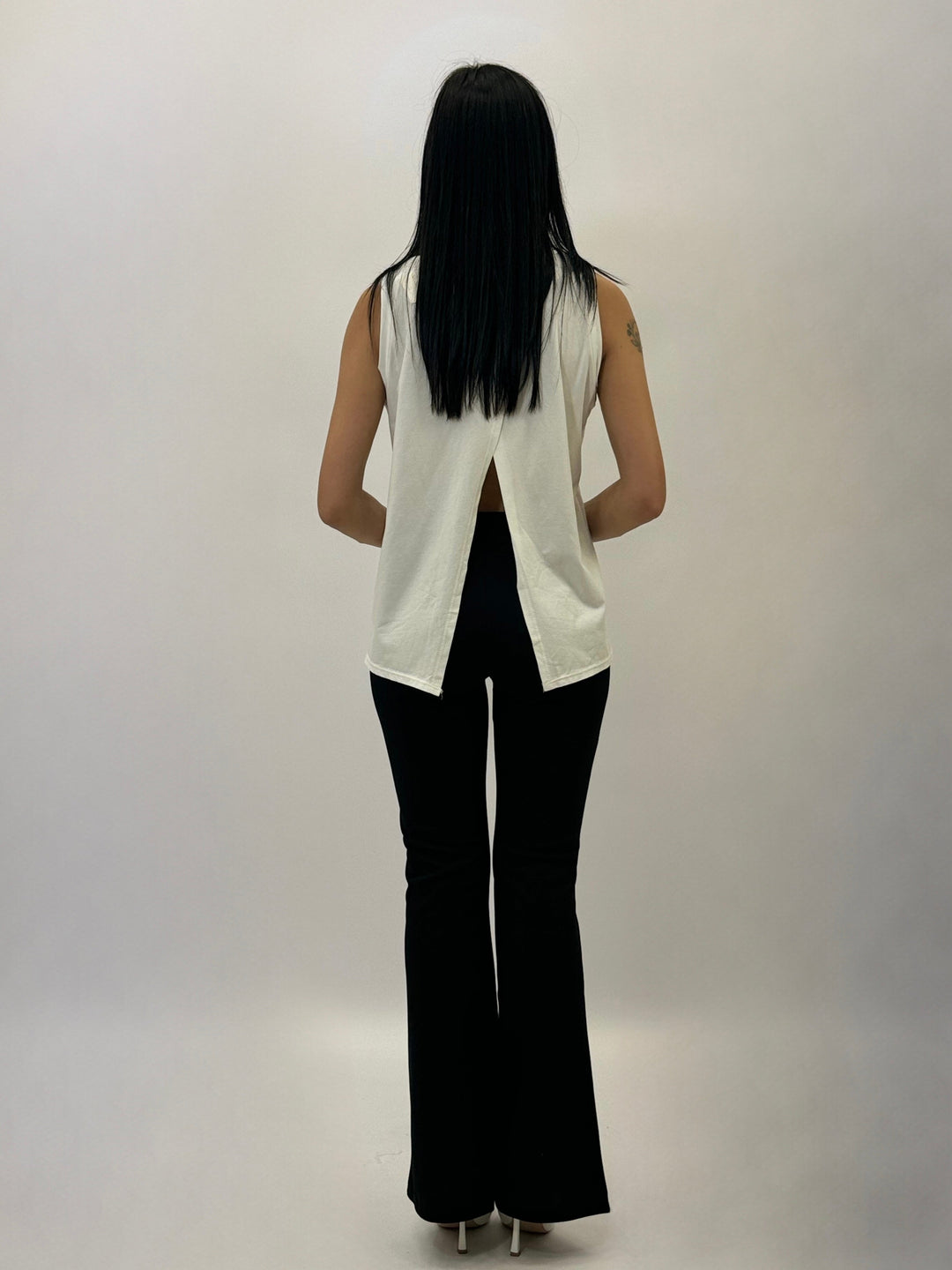 Orla™  |  Comfortable Tank Top Slit