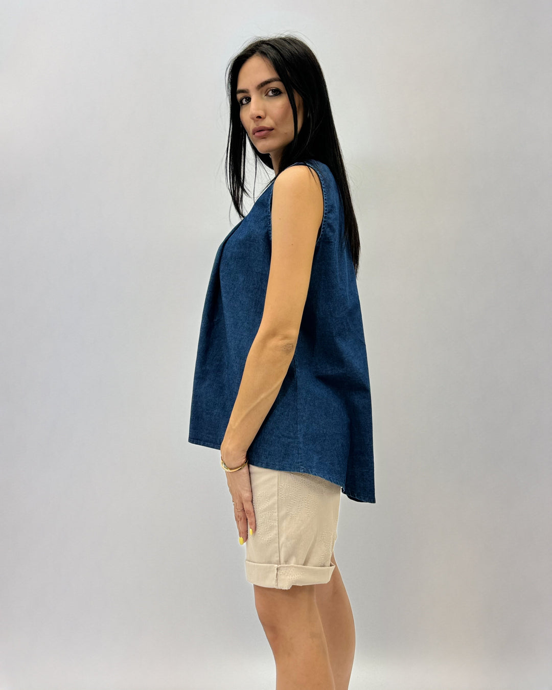 Lieke™  |  Sleeveless soft luxurious fabrics Top Neck