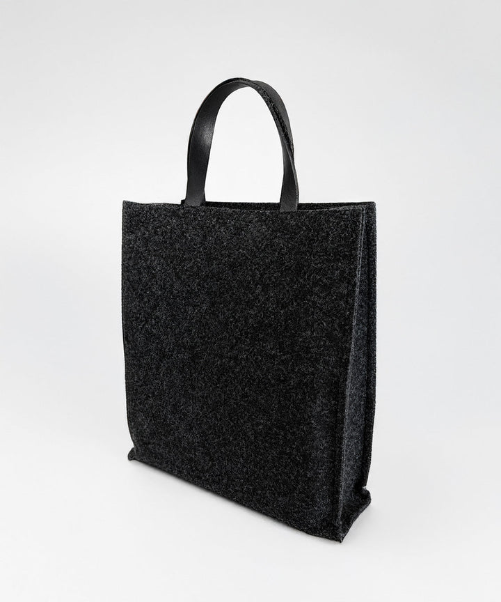 Felt bag with leather handles – durable and versatile