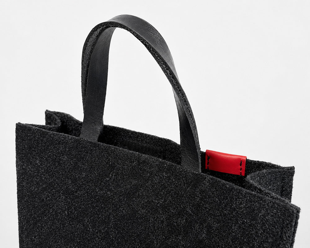Felt bag with leather handles – durable and versatile