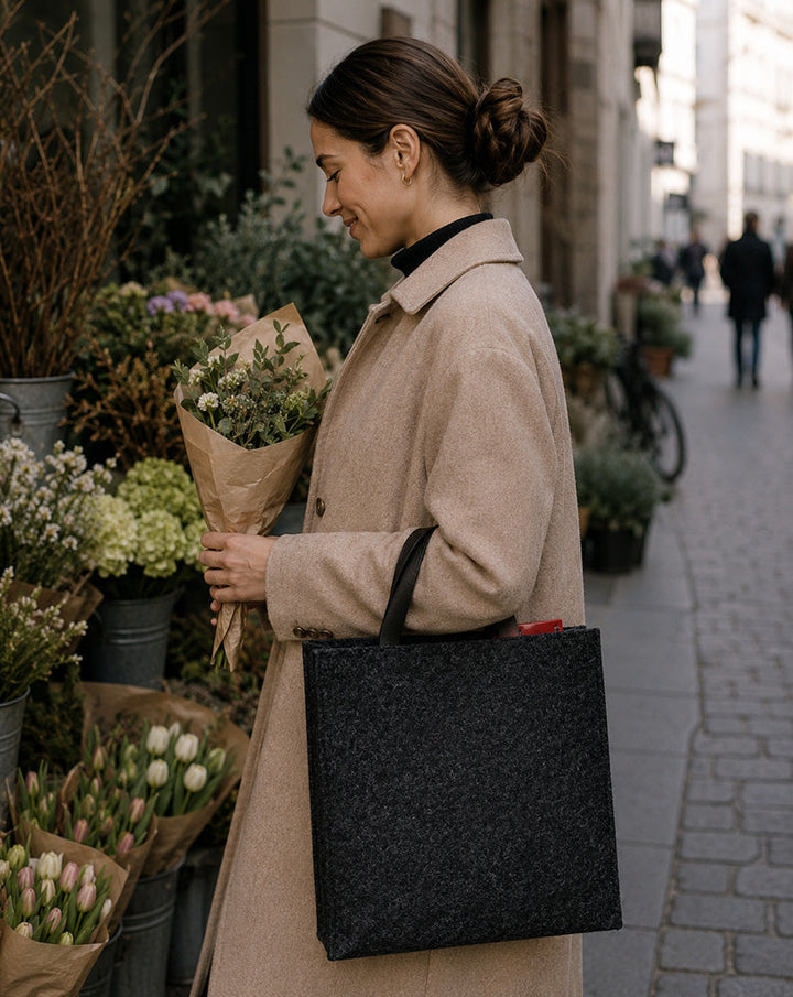 Felt bag with leather handles – durable and versatile