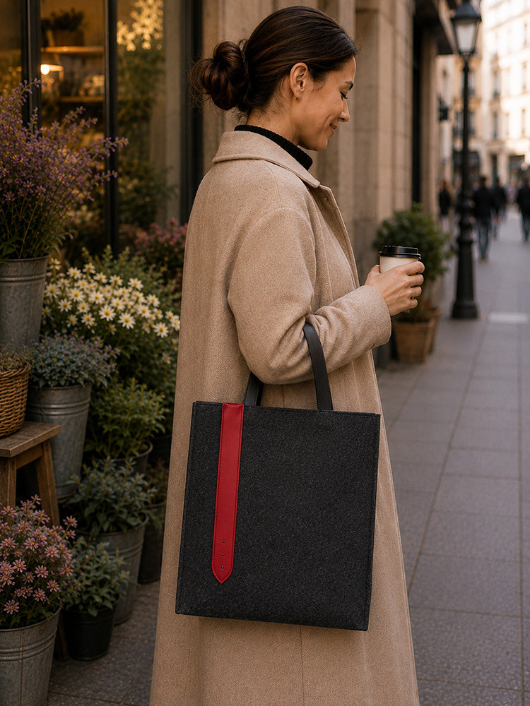 Felt bag with leather handles – durable and versatile