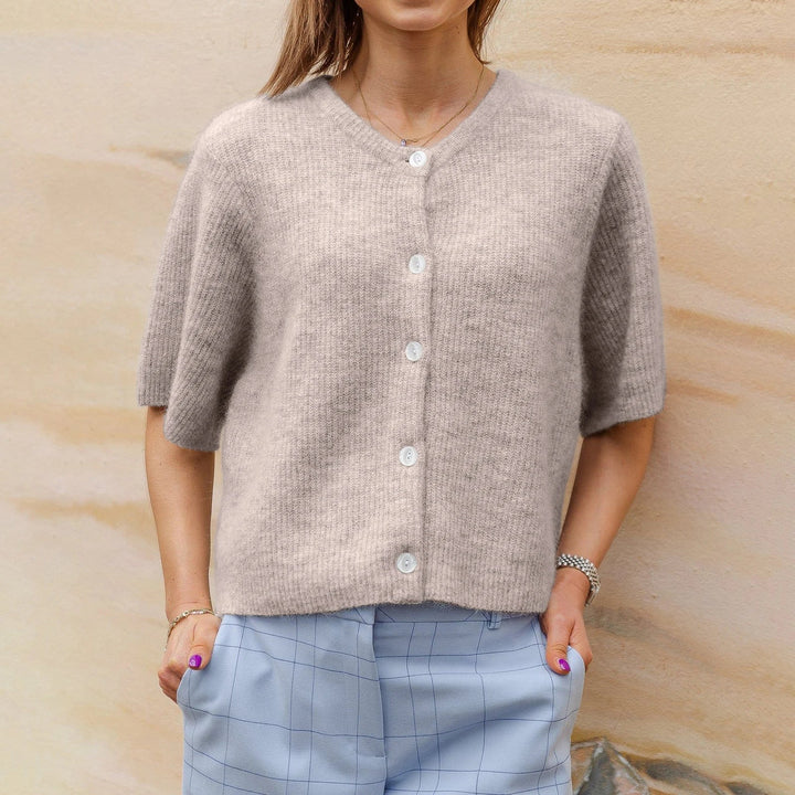 Yara - Streetwear Vest with Short Sleeves