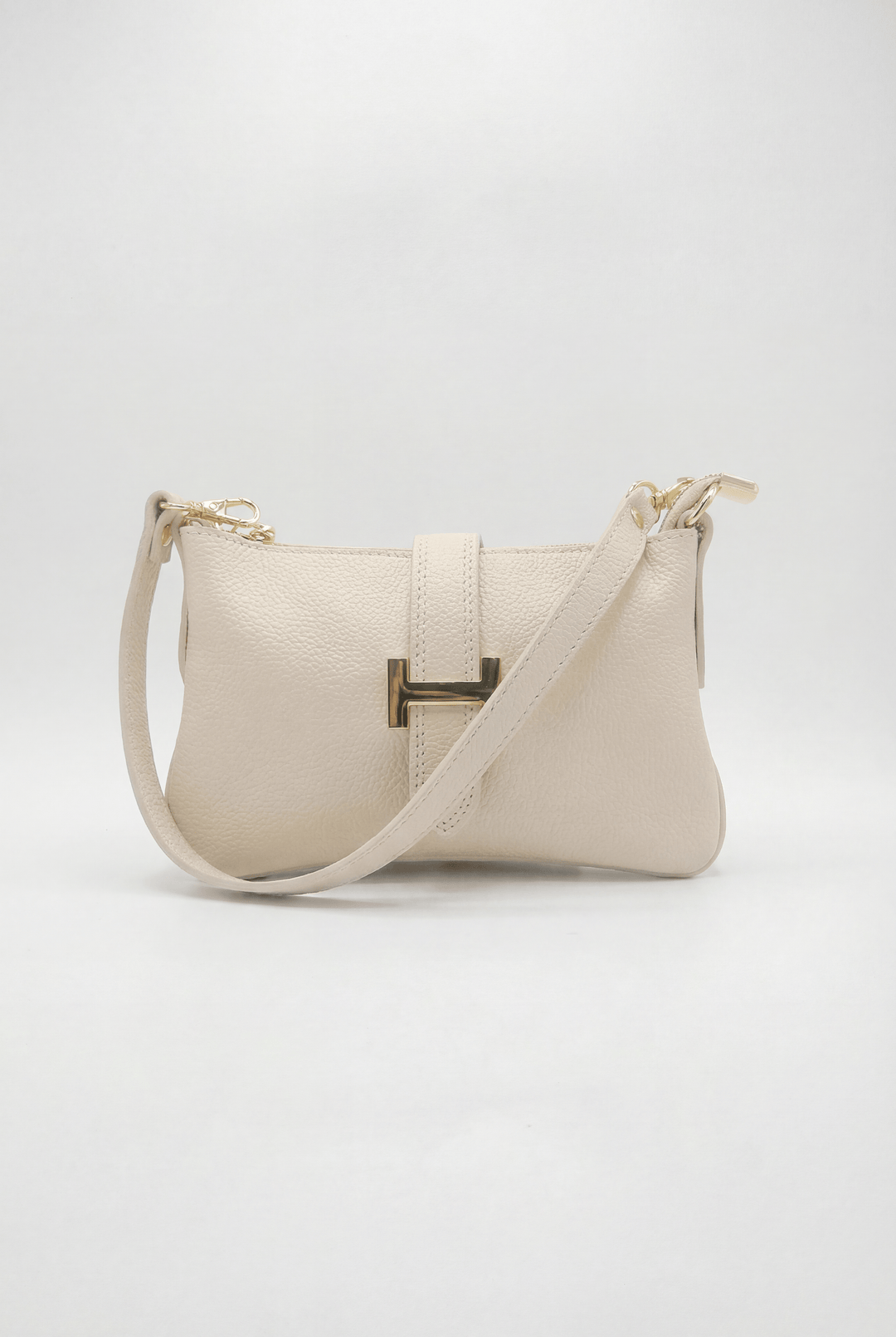 Emma & Rose Cape Town Zandri genuine leather shoulder bag, stylish brown leather borse with adjustable strap, detailed stitching.
