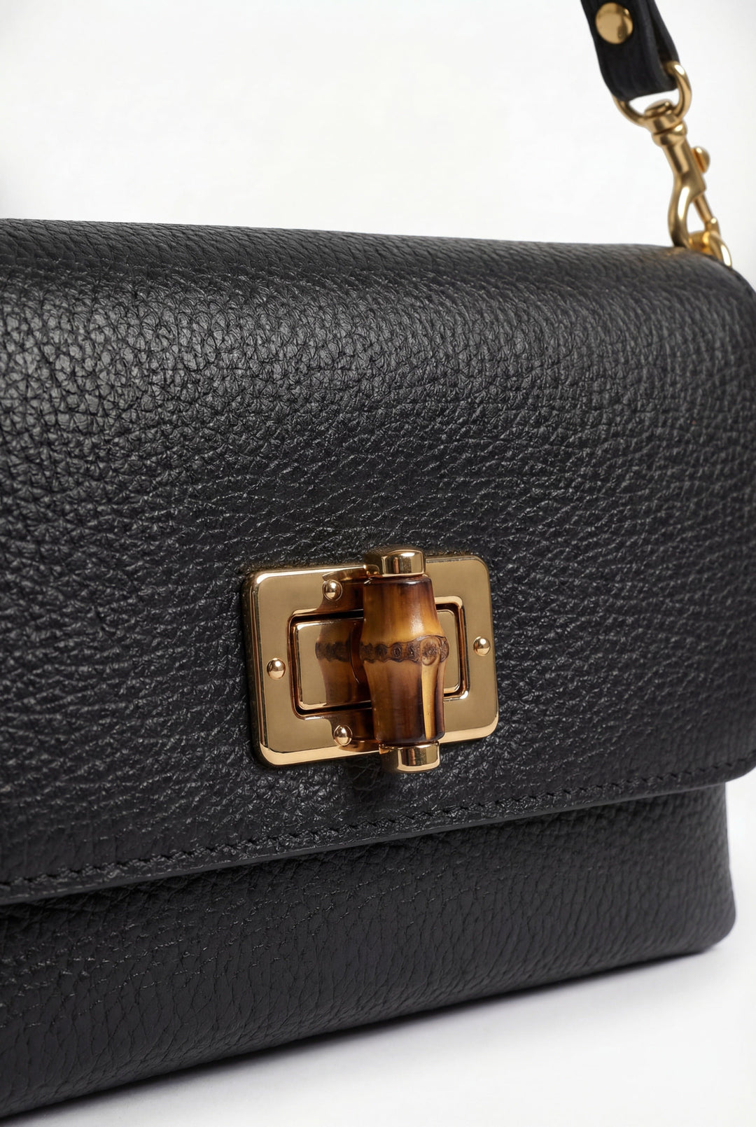 Emma & Rose Cape Town Rozanne™ genuine leather shoulder bag with sleek closure, stylish and durable for everyday use.
