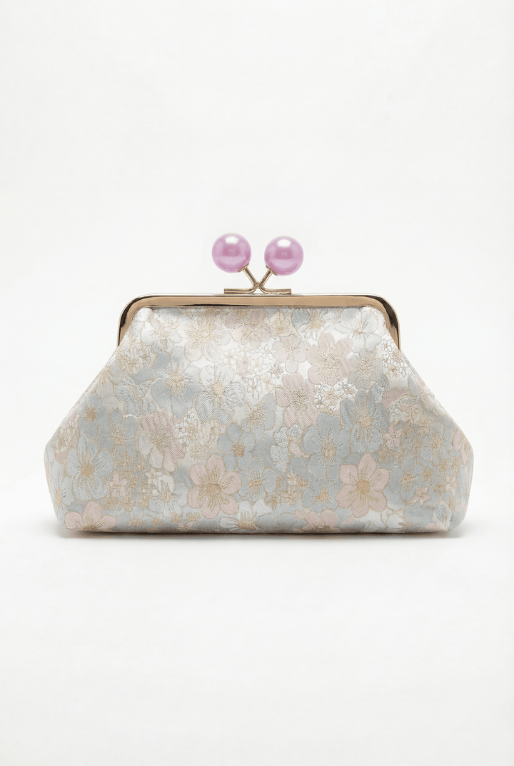 Emma & Rose Cape Town Simone™ elegant clutch bag closure with gold-toned clasp and sleek design for stylish evening accessories.