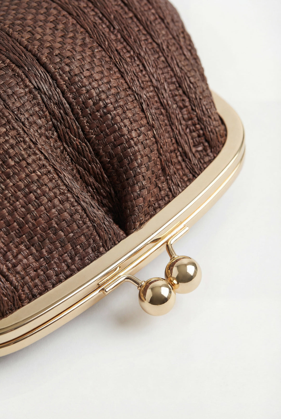 Emma & Rose Cape Town Mieke™ soft clutch bag with elegant clasp, stylish borse design, perfect for evening or casual use.