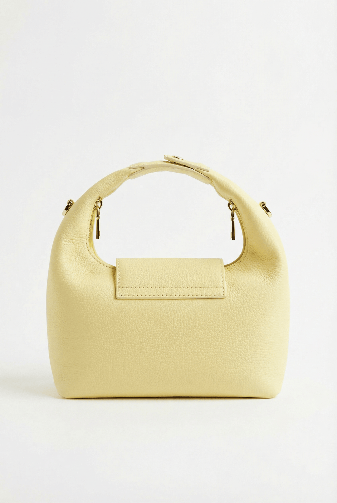 Emma & Rose Cape Town Ilse™ genuine leather handbag with sleek design and detailed stitching, showcasing its elegant craftsmanship.