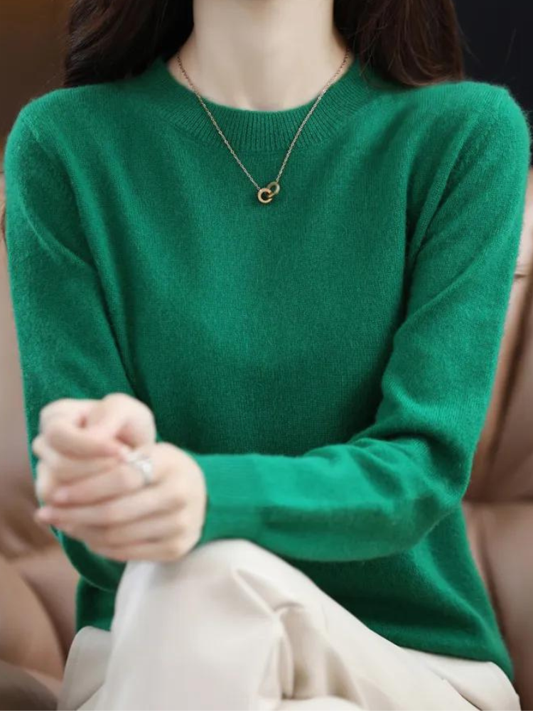 Comfortable Wool Sweater with Long Sleeves