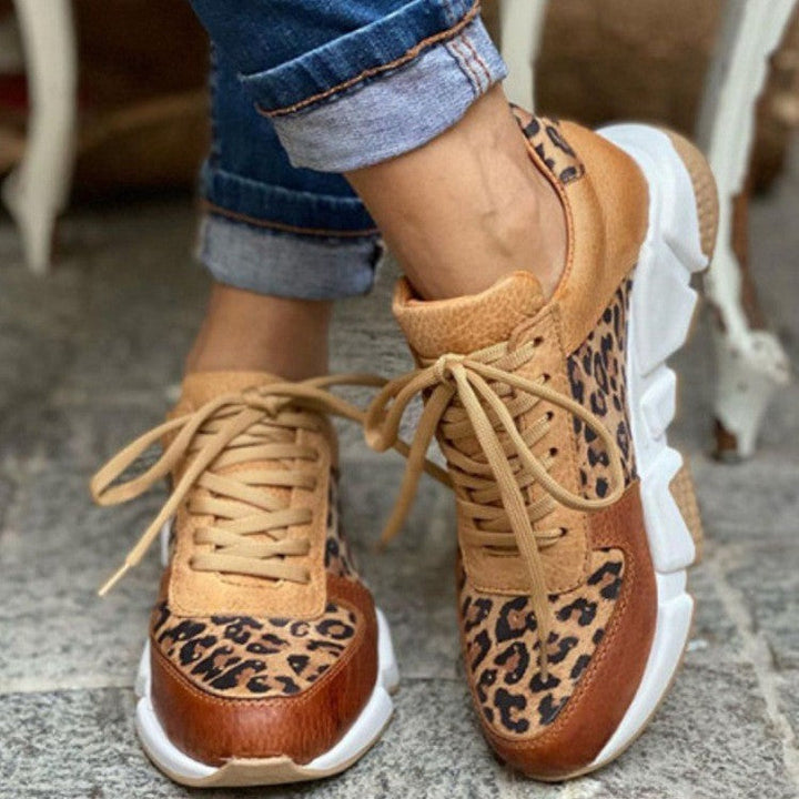Émérance - Laced Sneakers with Timeless and Versatile Design