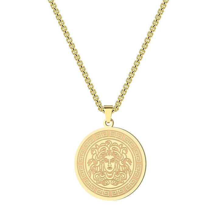 Emma & Rose Manhattan Rafael™ Athena Chain in gold, close-up of the sleek, elegant gold necklace with intricate chain links.