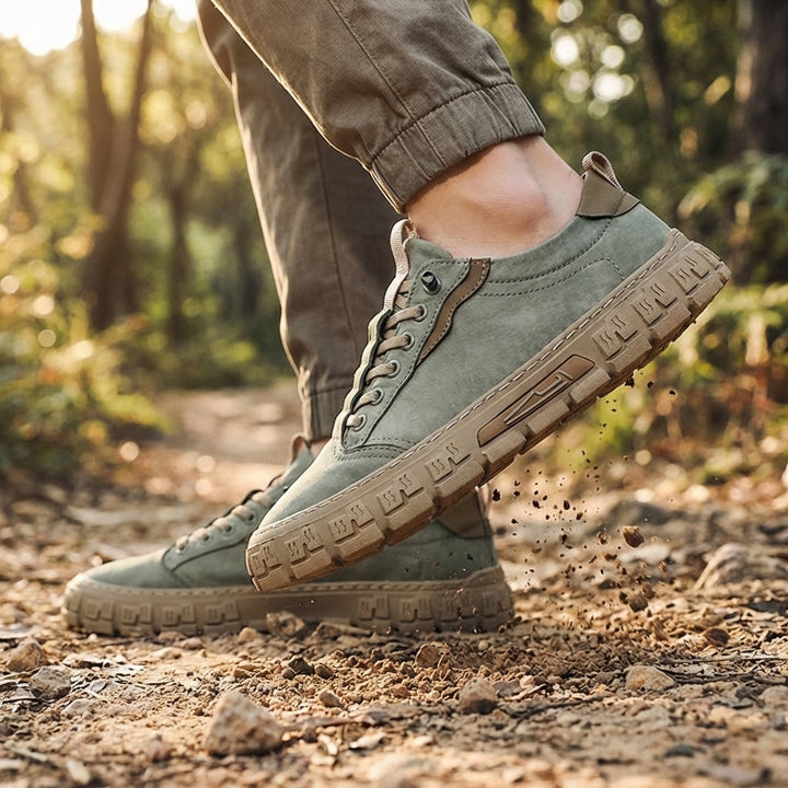 Men's Casual Sneakers with Classic Lacing and Distinctive Sole Design