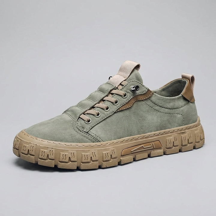 Men's Casual Sneakers with Classic Lacing and Distinctive Sole Design