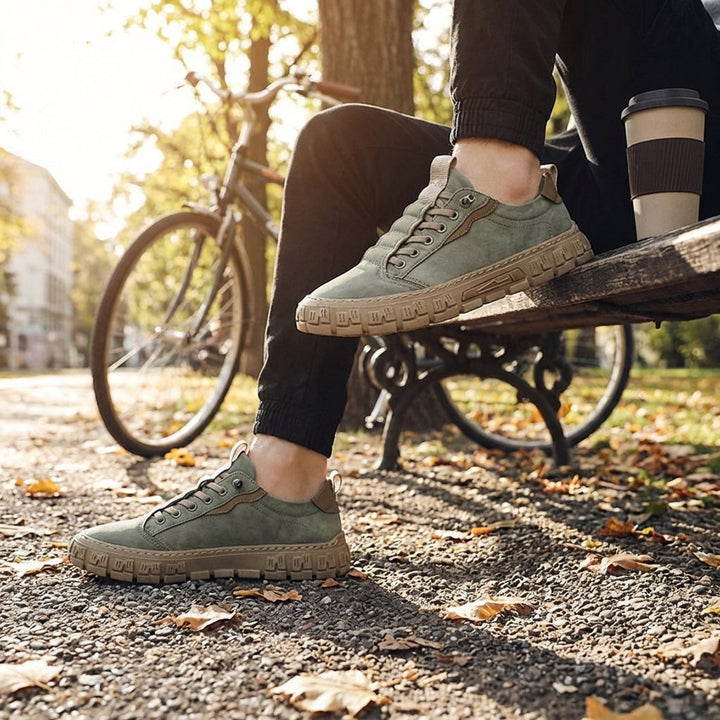 Men's Casual Sneakers with Classic Lacing and Distinctive Sole Design