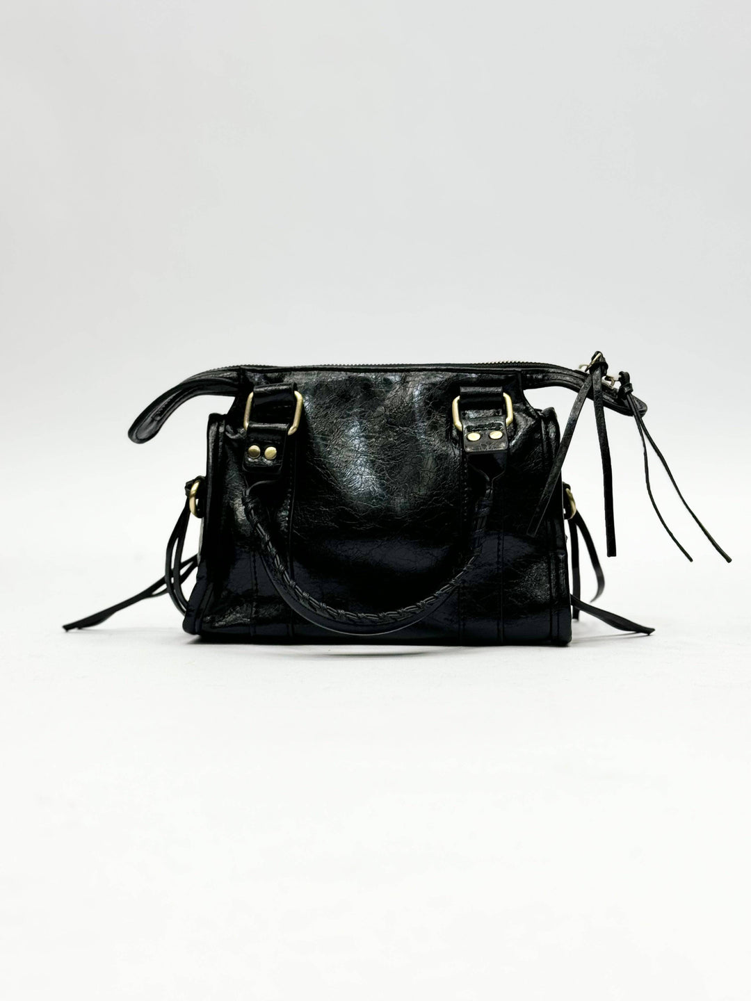 Genuine leather Lize™ handbag by Emma & Rose Cape Town, stylish borse with sleek design and elegant craftsmanship.