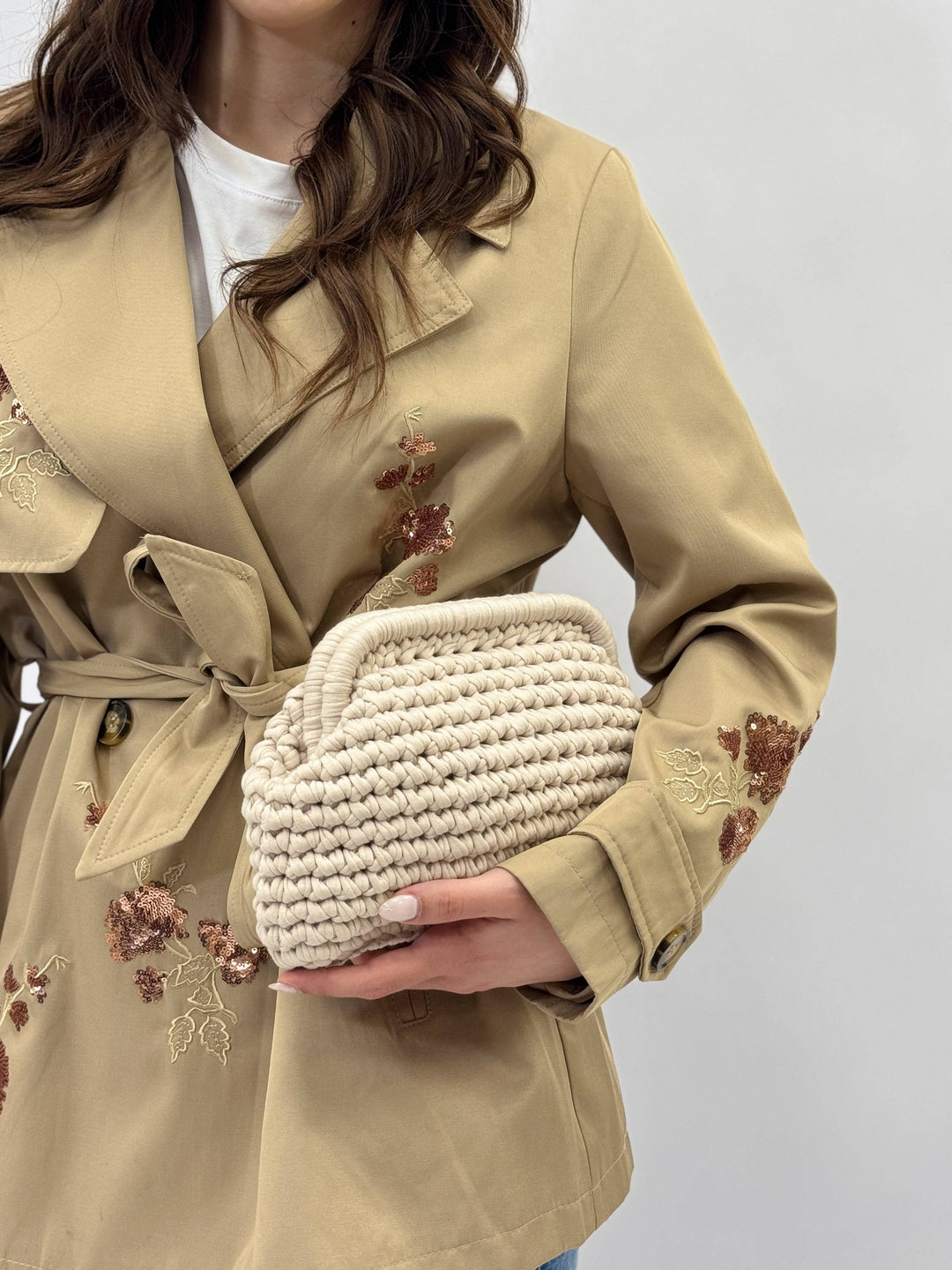 Emma & Rose Cape Town Fleur™ crochet bag with intricate Italian craftsmanship, showcasing a stylish handmade borse design.
