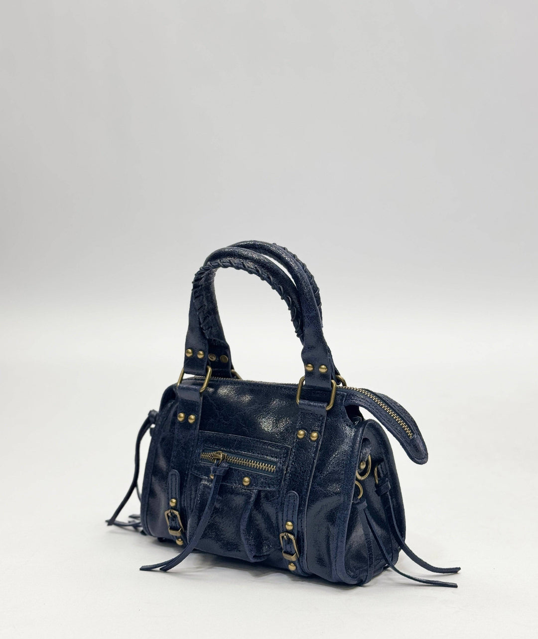 Genuine leather Borsa Daniëlle by Emma & Rose Cape Town, stylish Italian-designed handbag with elegant craftsmanship.