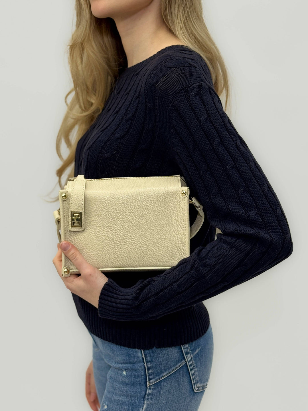 Jolien Elena bag by Emma & Rose Cape Town, genuine Italy leather borse in a stylish, structured design with top handle and elegant finish.