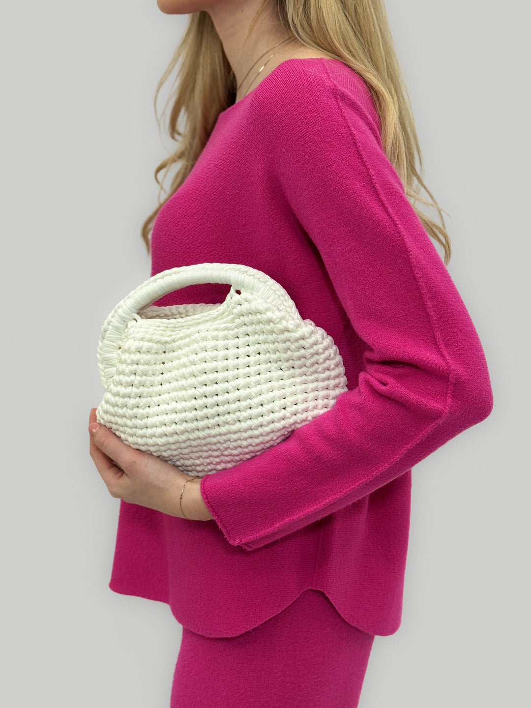 Emma & Rose Cape Town Ingrid™ crochet bag with intricate artisan design, showcasing a stylish and handcrafted borse.