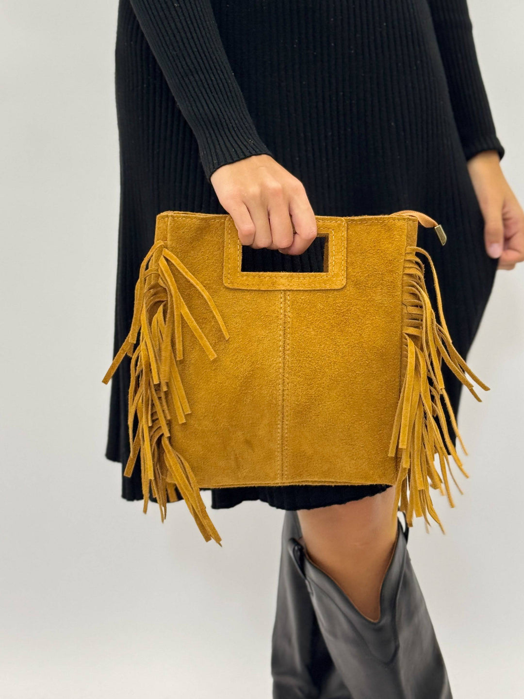 Elke™ suede leather bag by Emma & Rose Cape Town featuring a stylish Italian-designed borse with soft texture and elegant craftsmanship.
