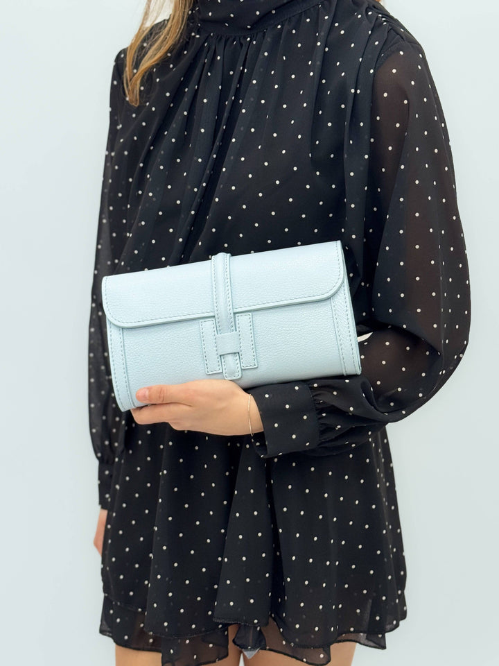 Emma & Rose Cape Town Anke genuine leather bag, elegant black borse with sleek design and top handle, stylish and sophisticated.