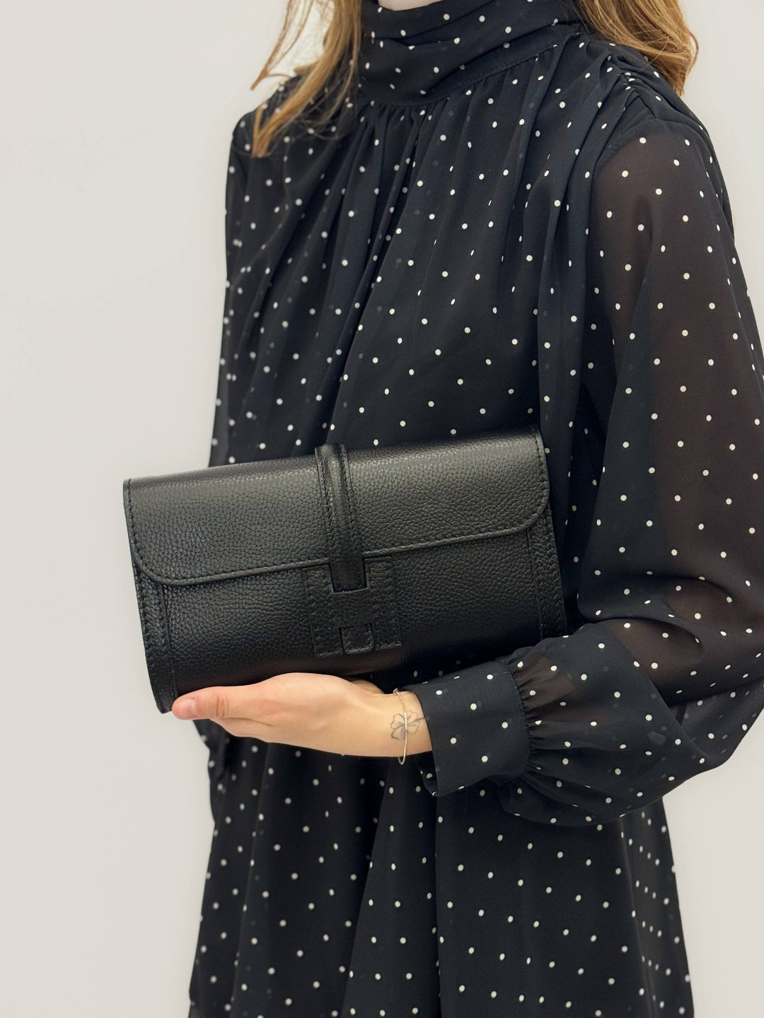 Elegant Emma & Rose Cape Town Anke genuine leather bag with stylish design and durable craftsmanship in a close-up shot.