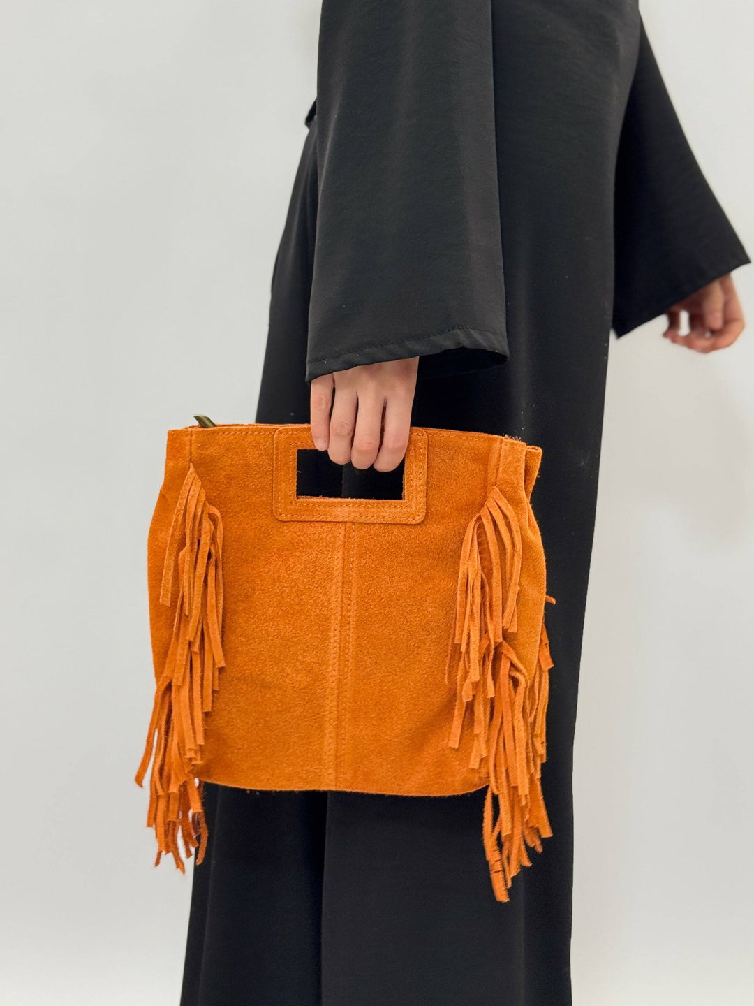 Emma & Rose Cape Town Elke suede leather bag with elegant Italian design, featuring a stylish bohemian borse style.