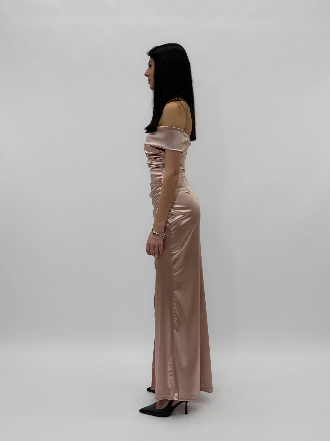 Flowing Look™ dress by Emma & Rose Cape Town, lightweight and elegant abiti with flowy fabric and stylish design.
