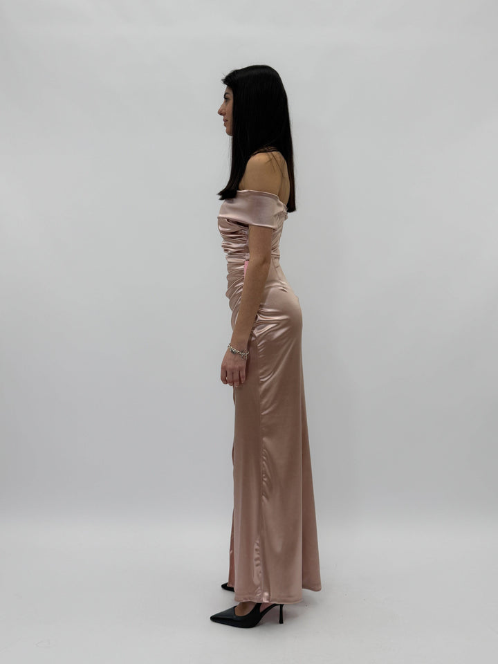 Flowing Look™ dress by Emma & Rose Cape Town, lightweight and elegant abiti with flowy fabric and stylish design.