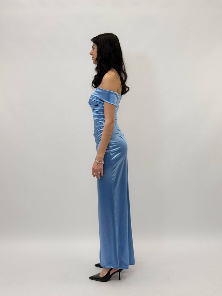 Emma & Rose Cape Town Look™ flowing dress, elegant abiti with lightweight fabric and flowing silhouette, displayed on hanger.