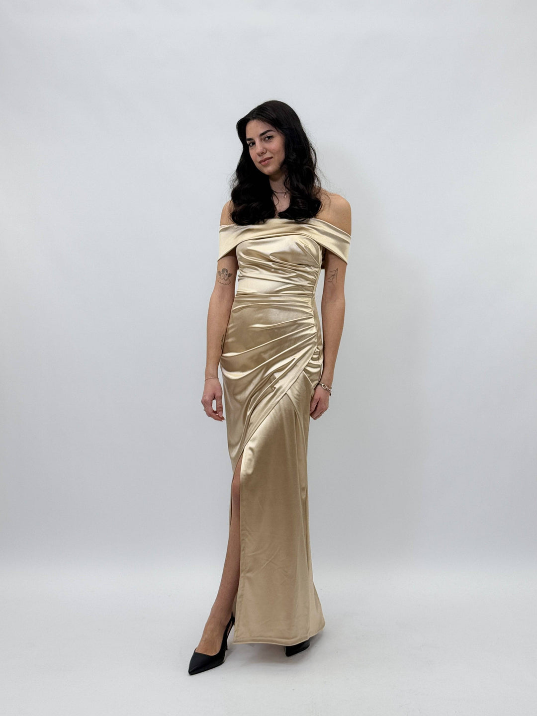 Flowing Look™ dress by Emma & Rose Cape Town, elegant abiti with soft fabric and flowing silhouette, displayed on a hanger.
