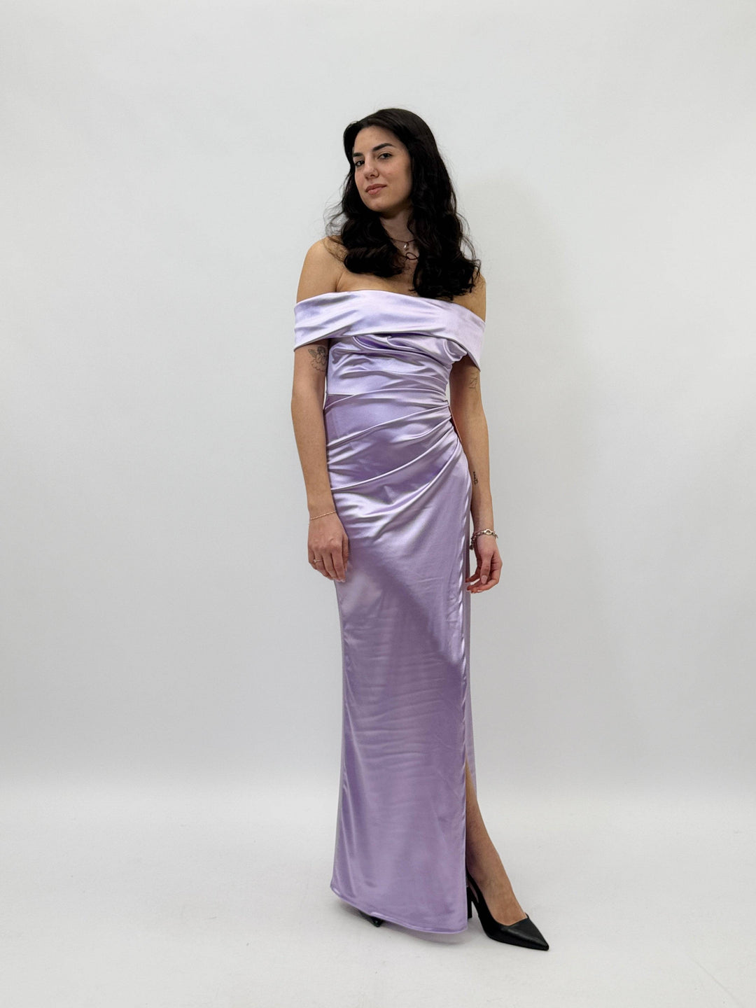 Emma & Rose Cape Town Look™ flowing dress, elegant abiti with lightweight fabric and stylish design, shown on a model.