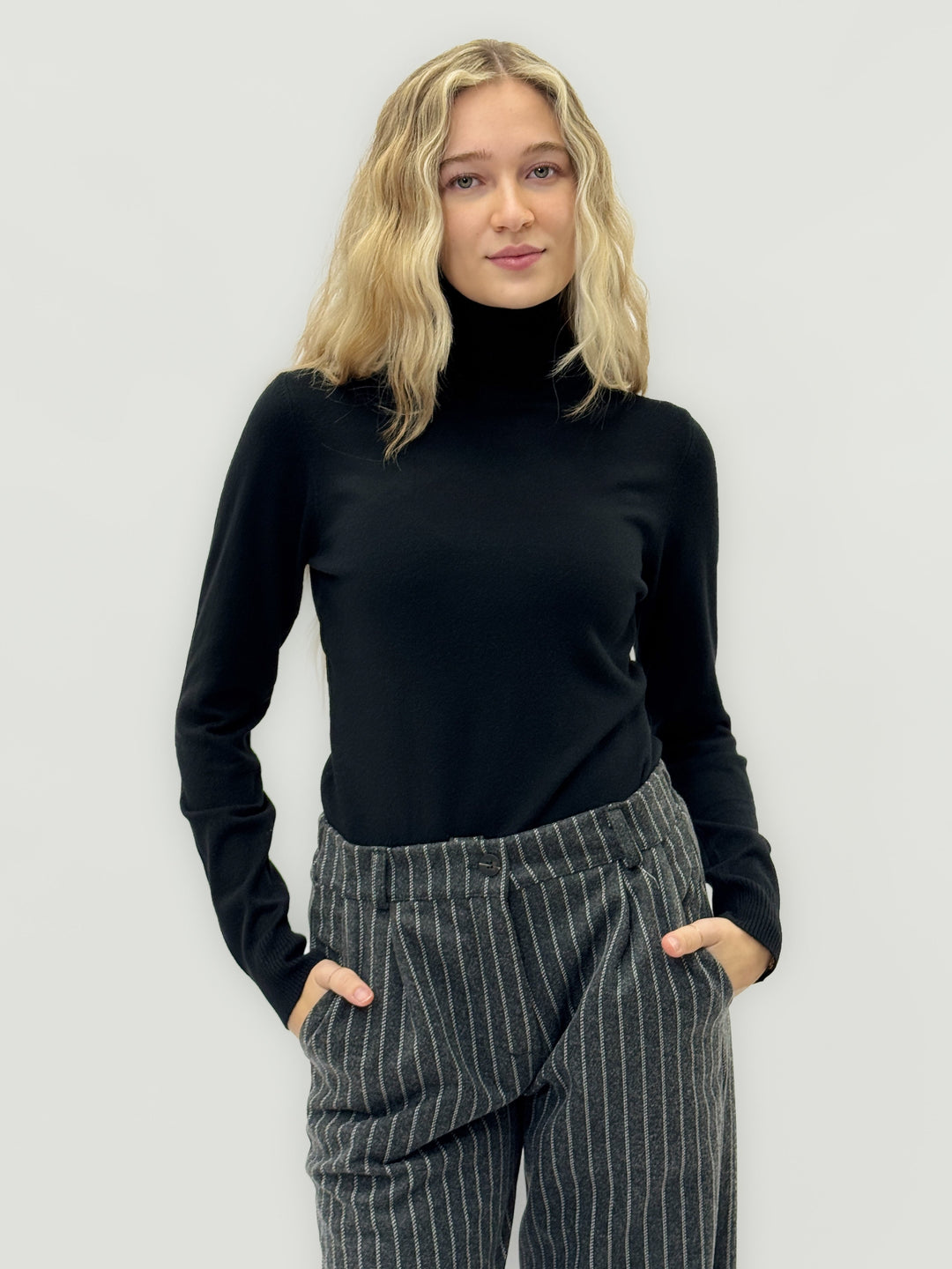 Gabriëlle™  |  Basic Long Sleeve Neck