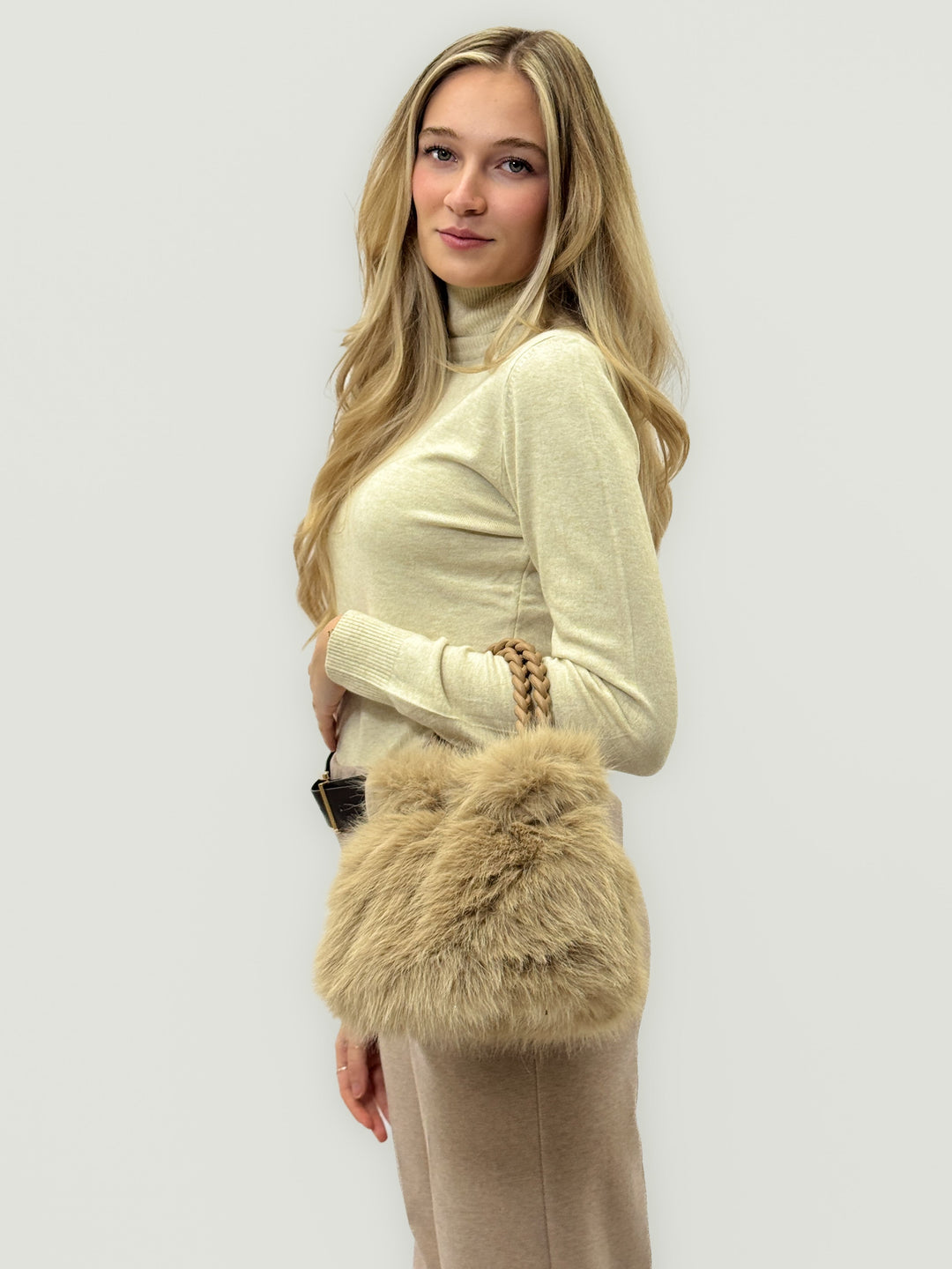 Willemien™  |  Soft Faux Fur Handle