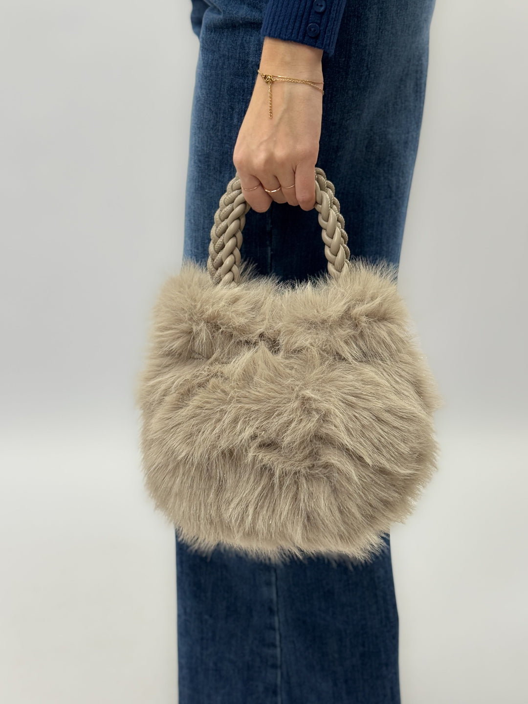 Willemien™  |  Soft Faux Fur Handle