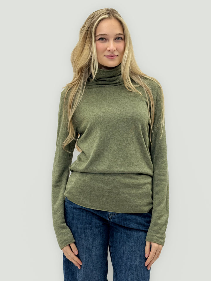 Katrien™  |  Turtleneck Cotton Wool Embracing