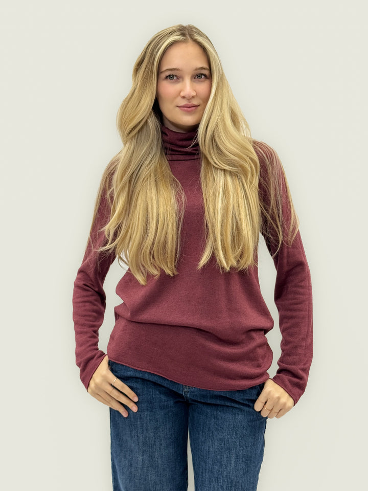 Katrien™  |  Turtleneck Cotton Wool Embracing