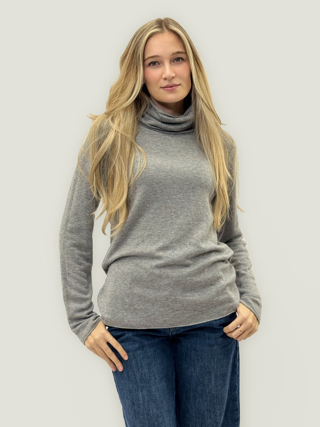 Katrien™  |  Turtleneck Cotton Wool Embracing