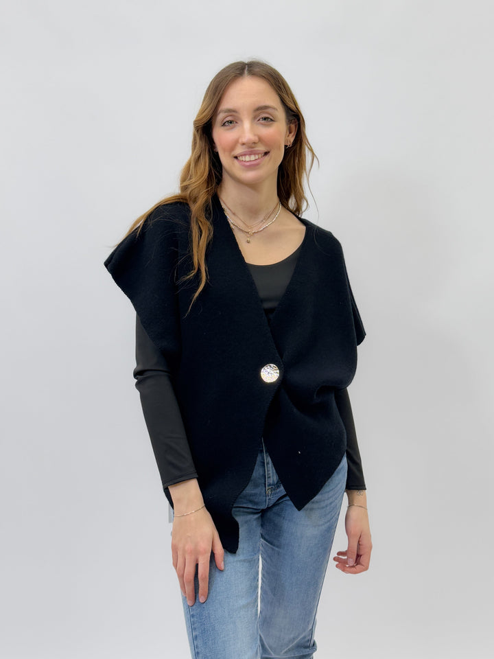 Mieke™  |  Asymmetric Top Button