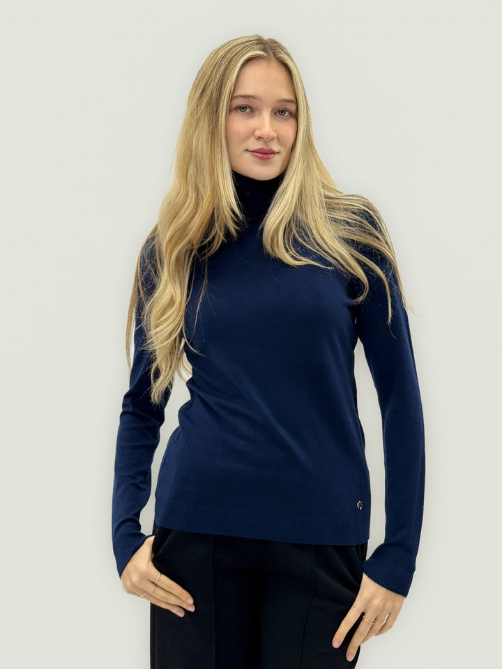 Gabriëlle™  |  Basic Long Sleeve Neck