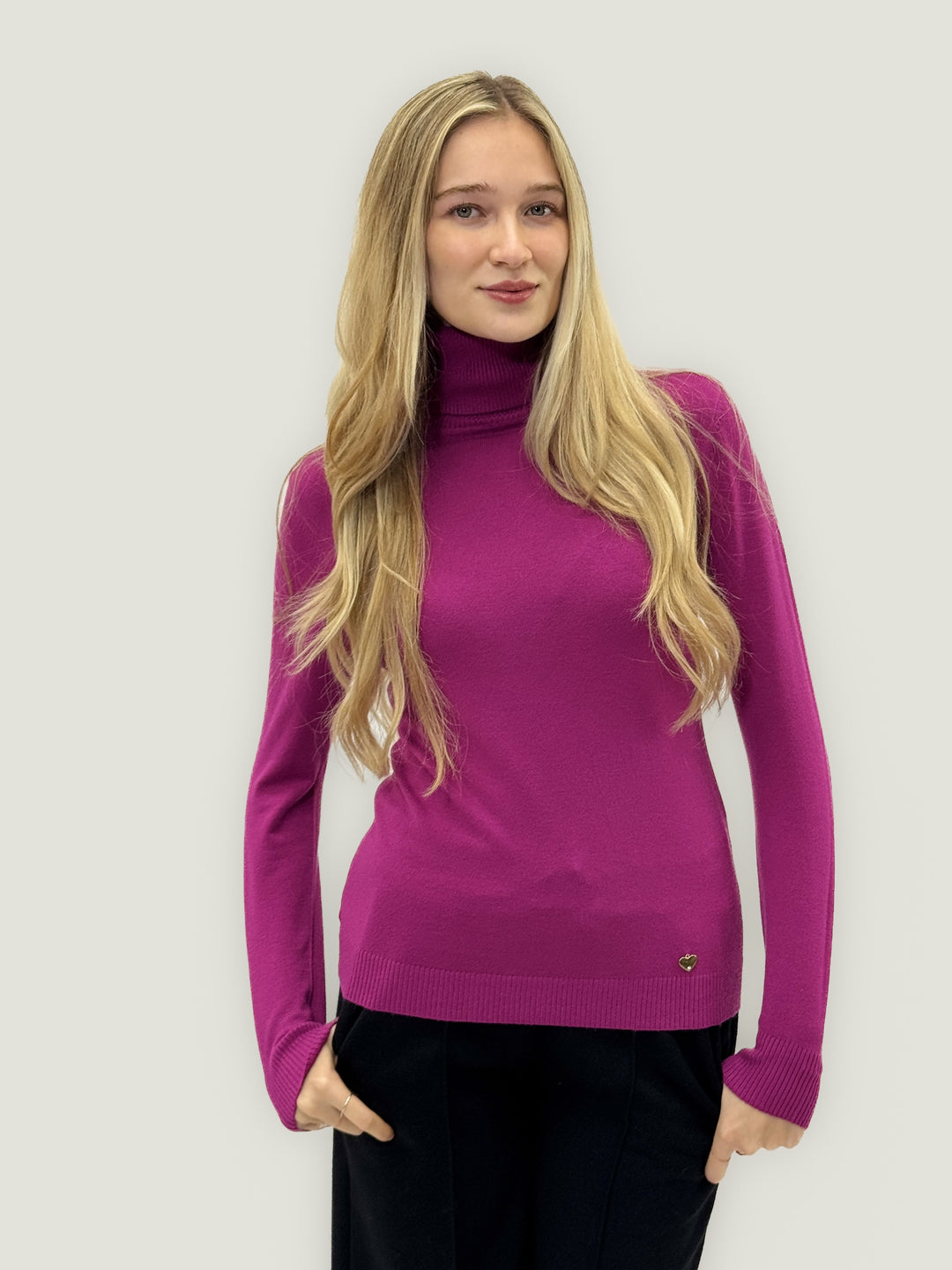Gabriëlle™  |  Basic Long Sleeve Neck