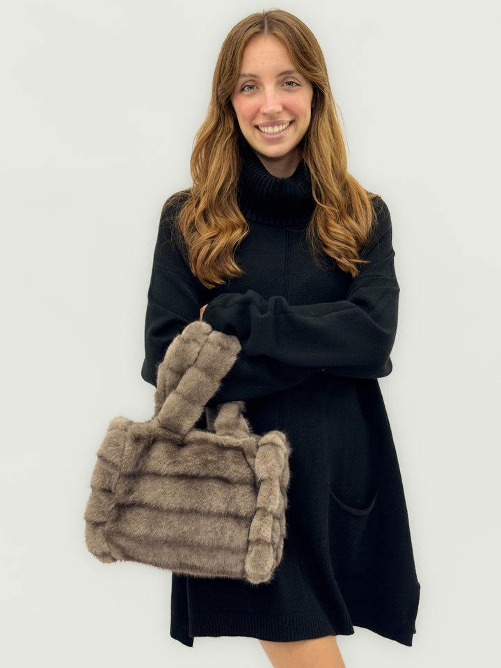 Saskia™  |  Soft Synthetic Fur Effect