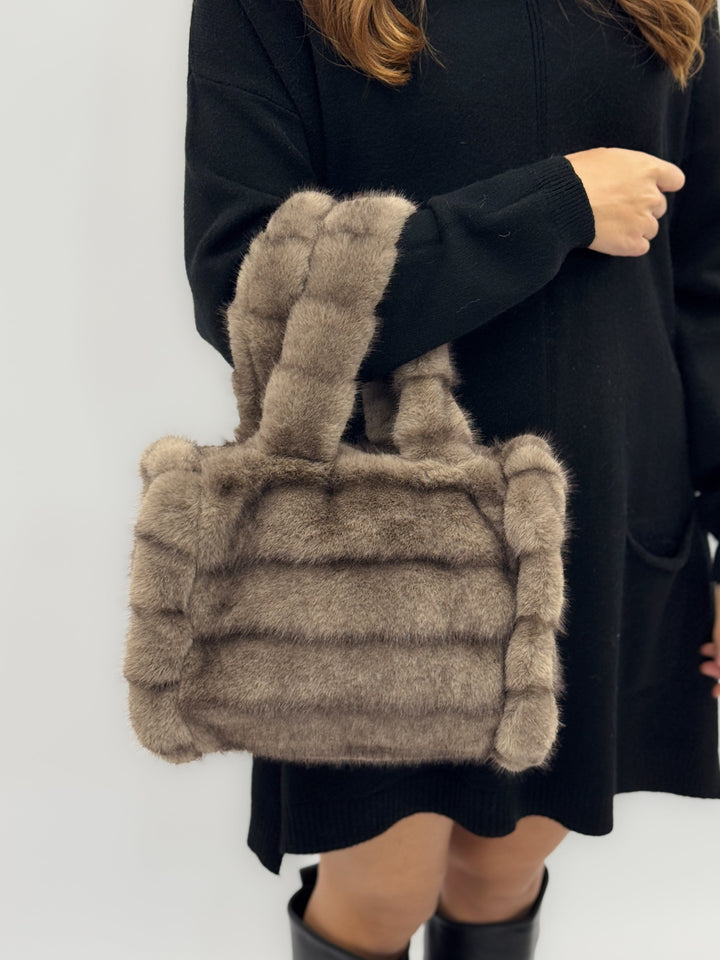 Saskia™  |  Soft Synthetic Fur Effect