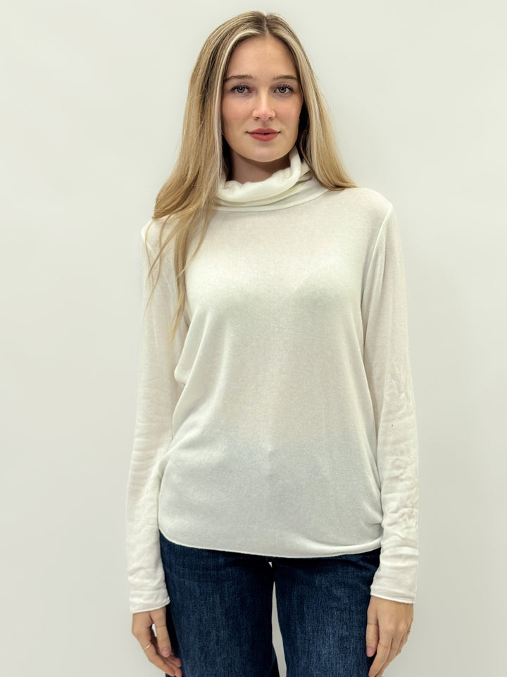 Katrien™  |  Turtleneck Cotton Wool Embracing
