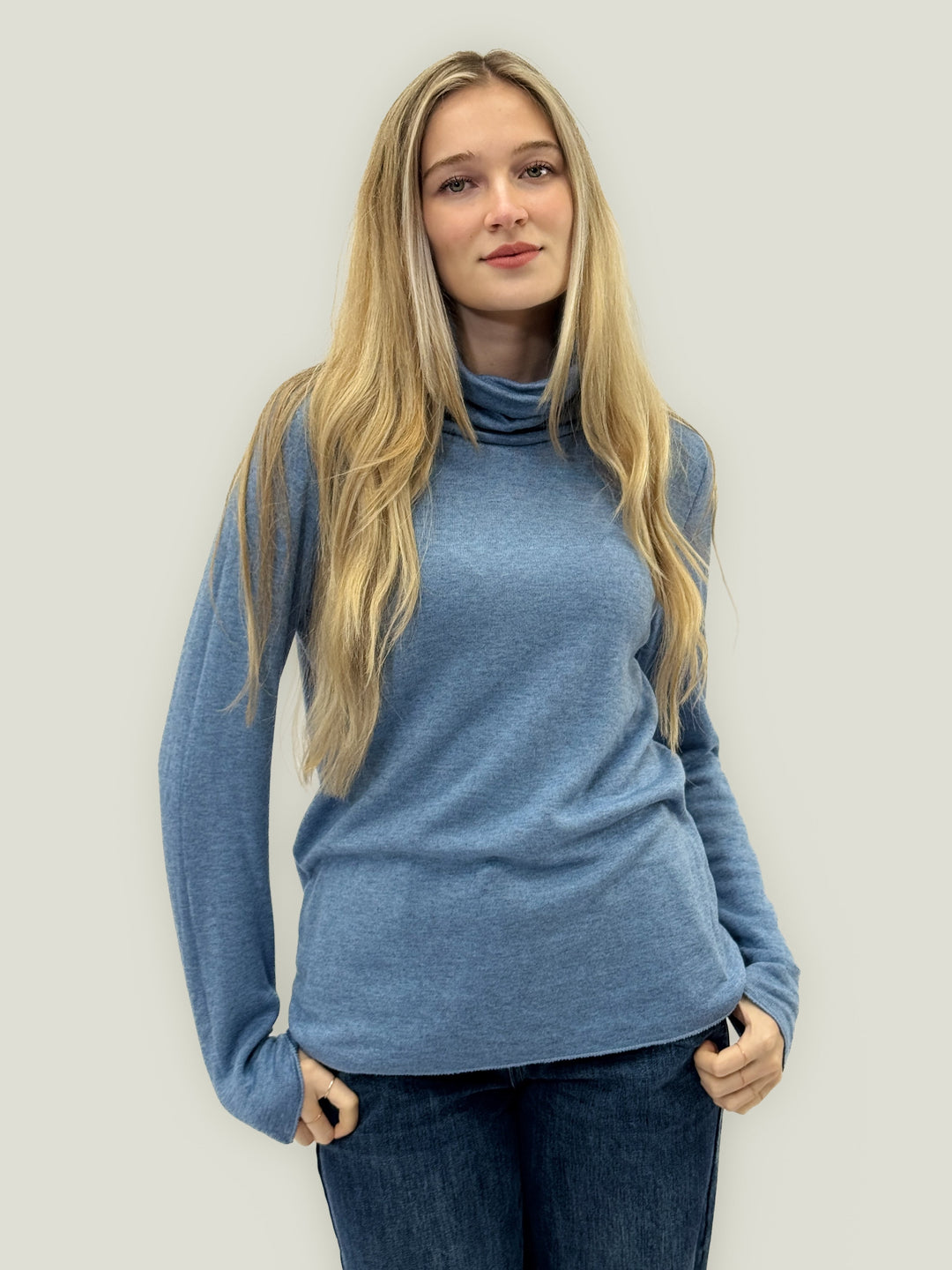Katrien™  |  Turtleneck Cotton Wool Embracing