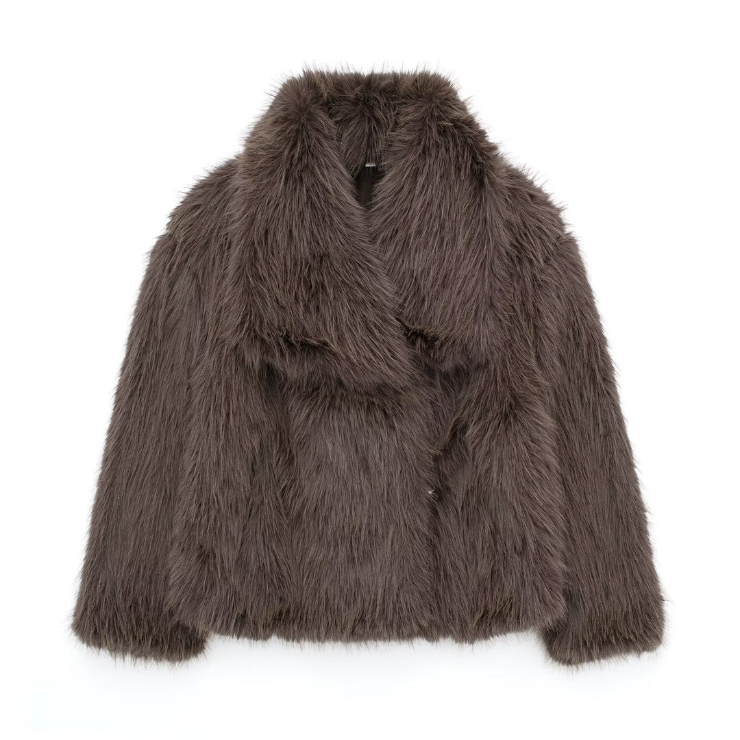 Véronique - Chic Short Fur Coat