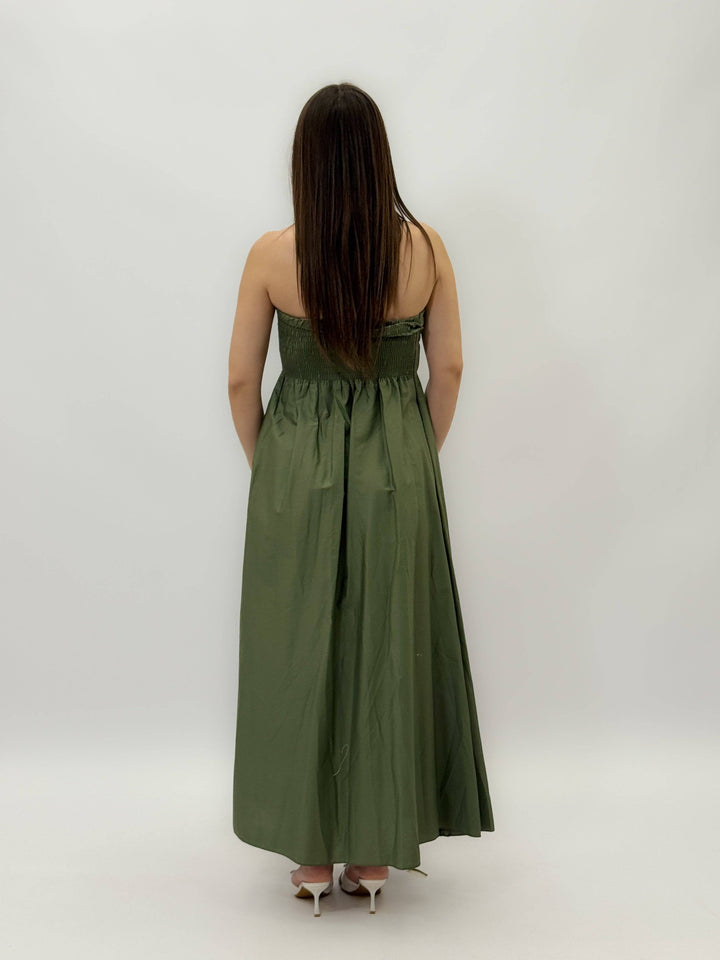 Flora™ flowing dress by Emma & Rose Cape Town, elegant abiti in soft fabric with floral pattern, worn by a model.