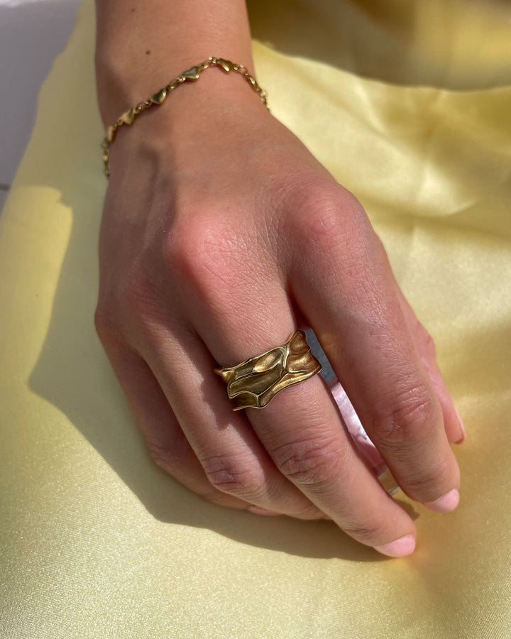 Jaylinette™  |  Big Ring 18k Gold